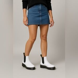 1256- Dr. Martens Chelsea Boots White Size 10 – Never Worn